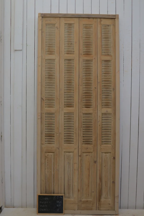 Antique French shutter box - lot B275