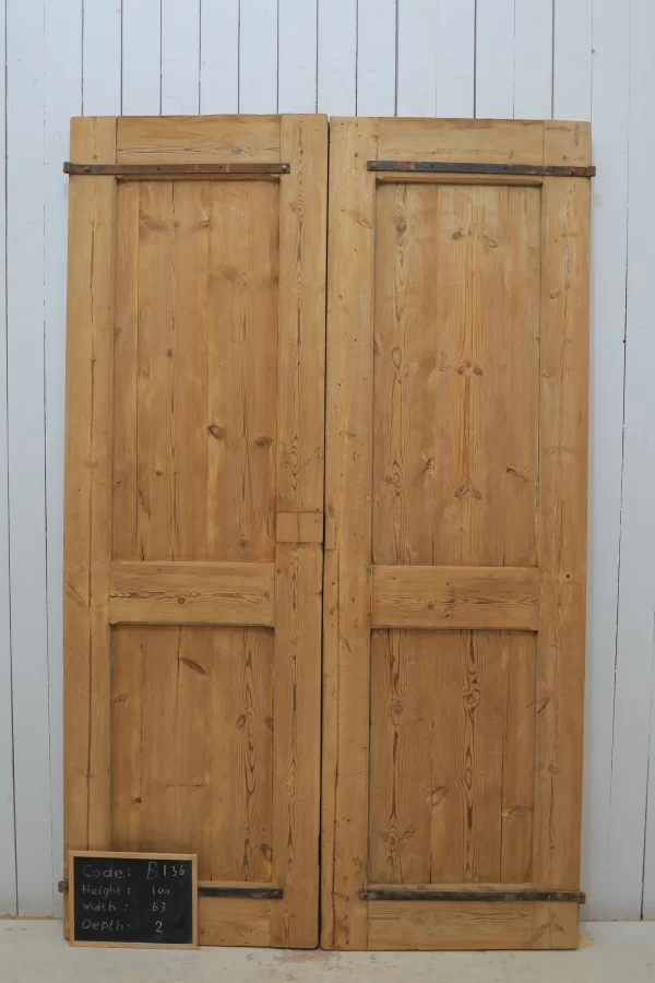 Antique French Carved door - lot B136 - Image 3
