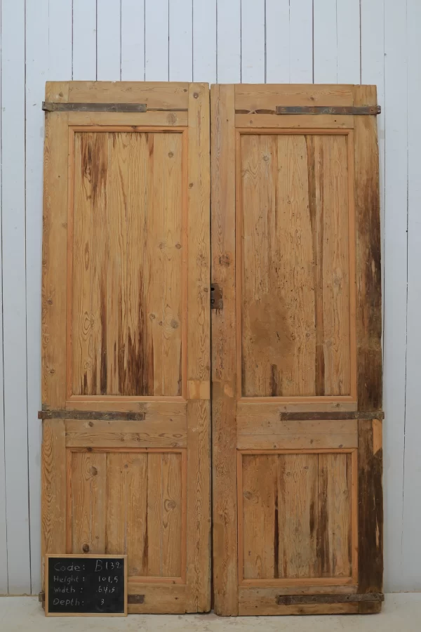 Antique French panel door - lot B139 - Image 3