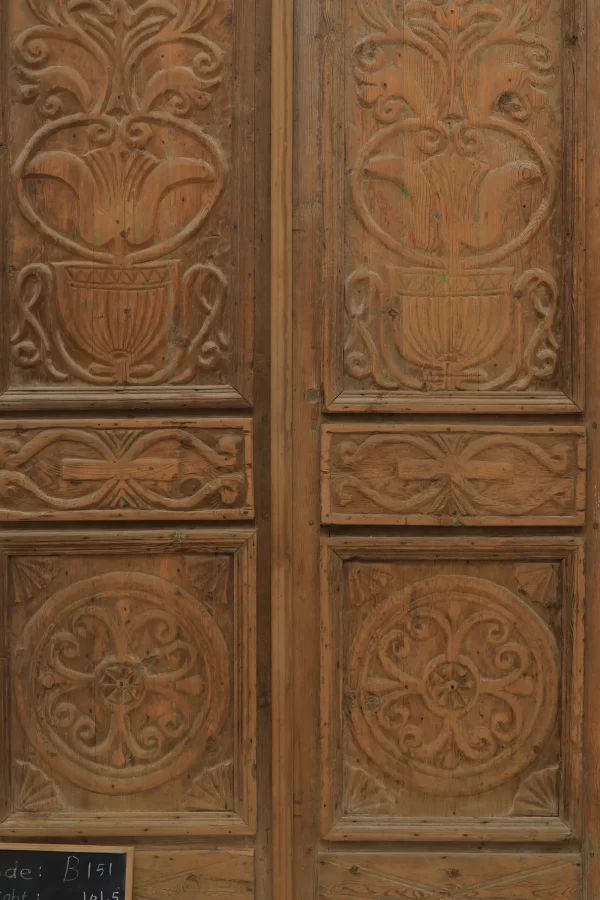 Antique French Carved door - lot B151 - Image 3