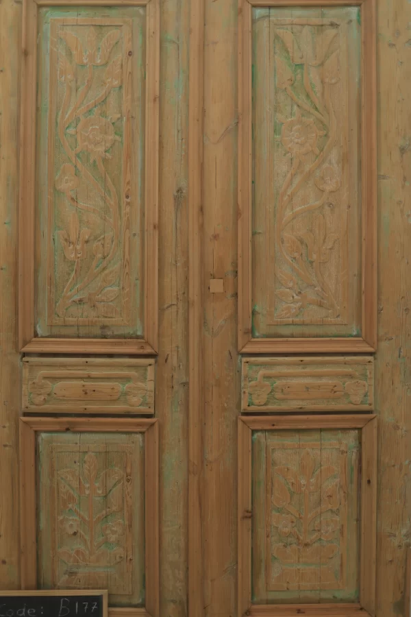Antique French Carved door - lot B177 - Image 3