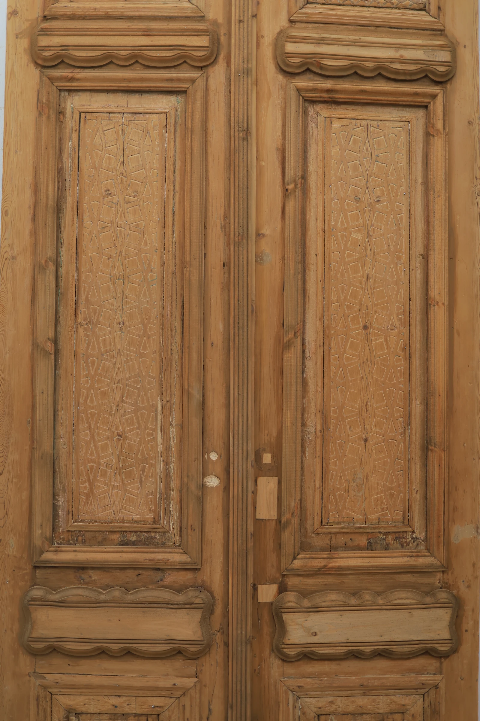 Antique French panel door - lot B256 - Image 3